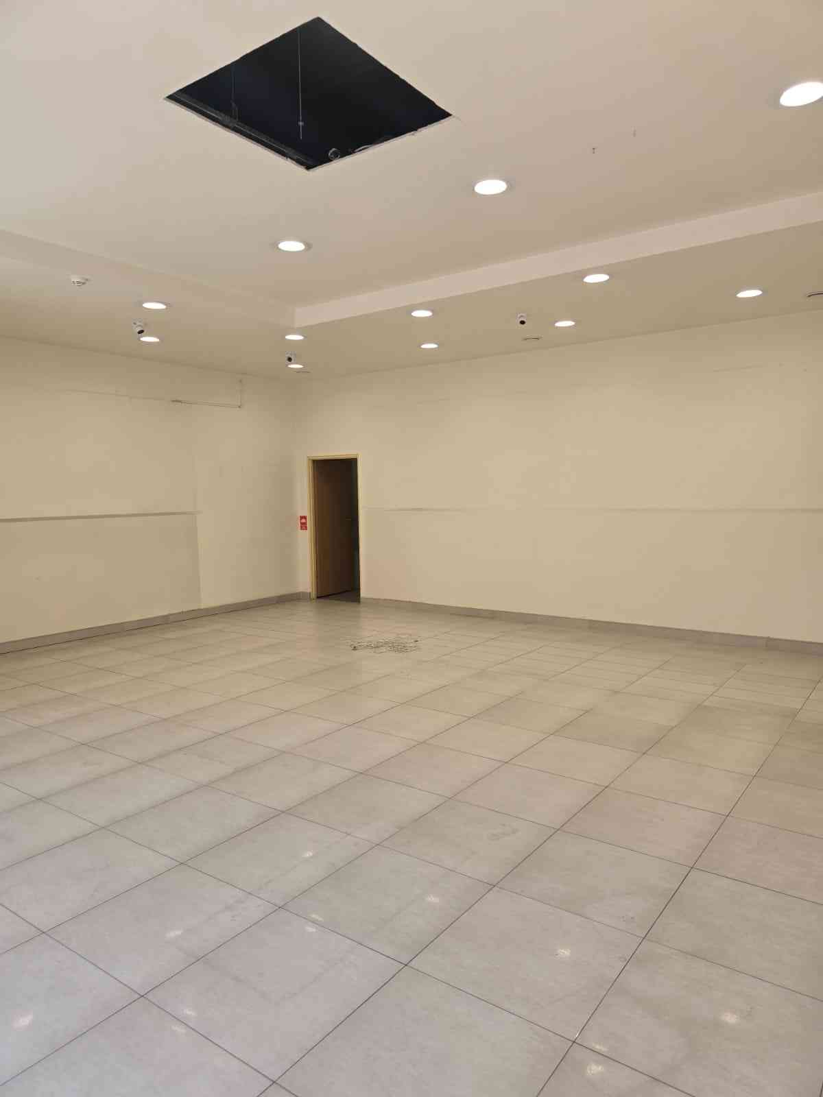 LOKAL UŻYTKOWY W CENTRUM ! RYNEK ! JAWORZNO -160M2 OD ZARAZ !