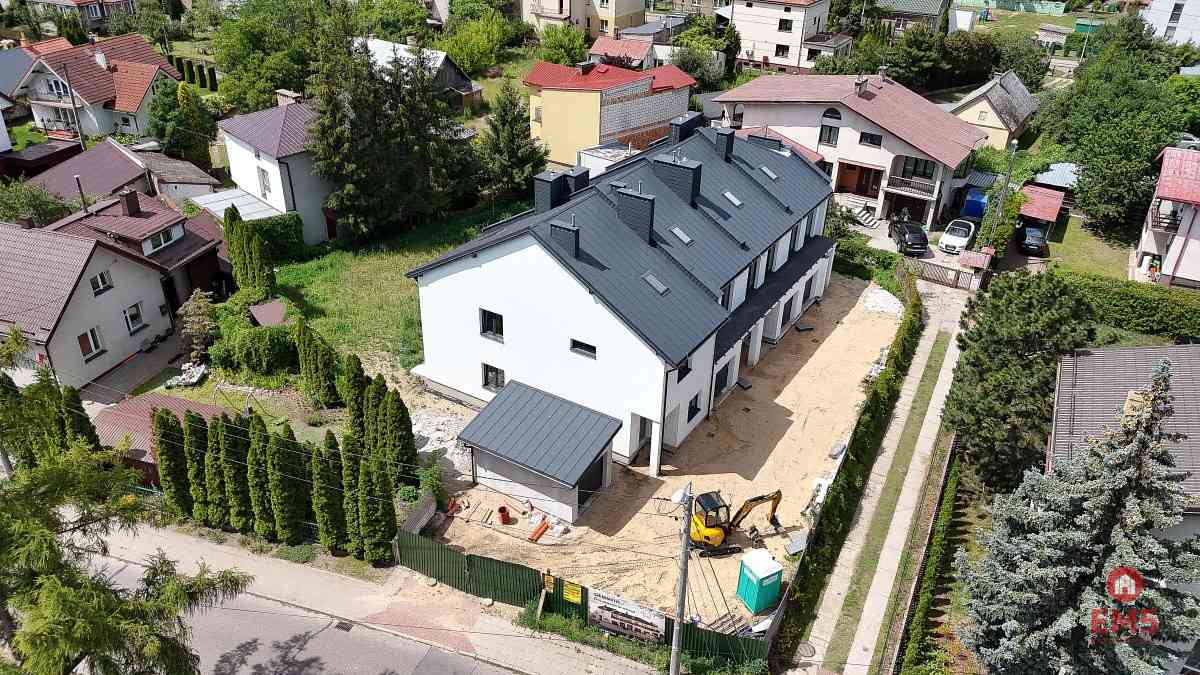 Szeregówka z garażem - zdjęcie 9