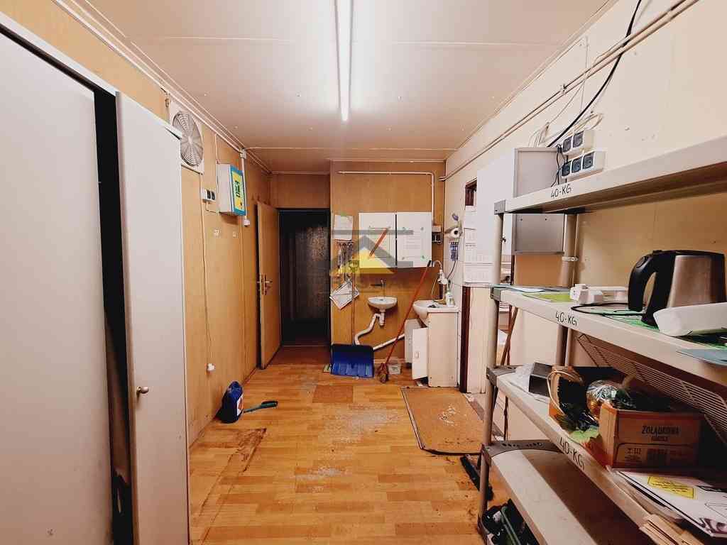 Budynek handlowo-usługowy na działce 3A - zdjęcie 11