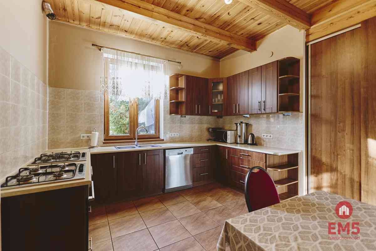 Dom drewniany 230 m² z 5 pokojami i salą na 40 osób - zdjęcie 16