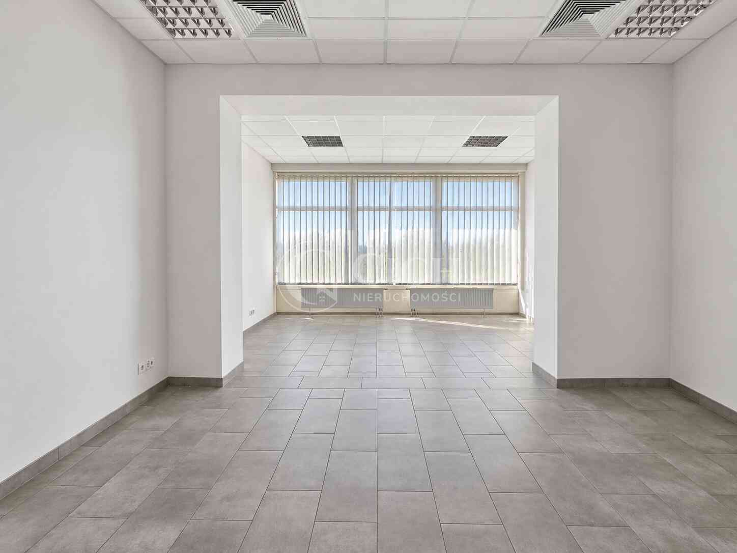 Lokal biurowy z przeszkleniami 38,6 m² | centrum Tarnowa | parter - zdjęcie 8