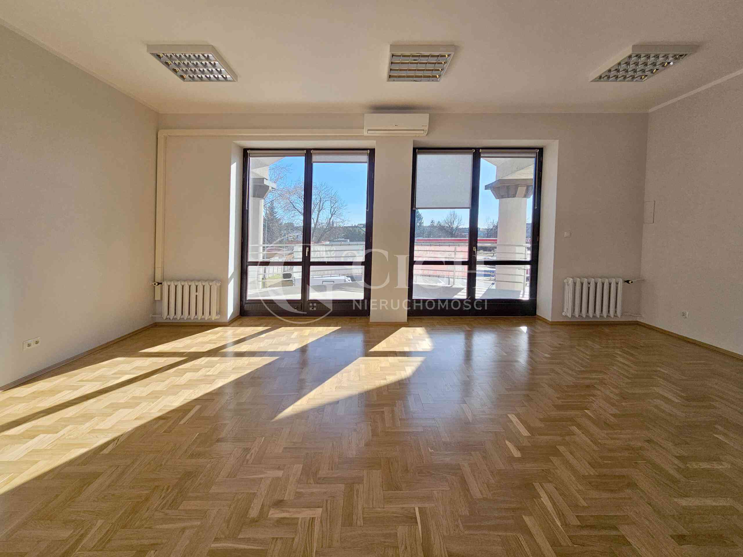 Lokal z balkonem - zdjęcie 3