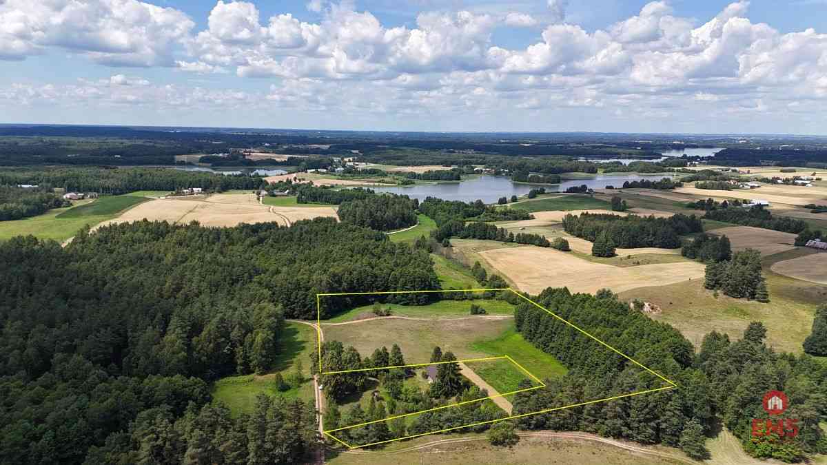 Wyjątkowa działka otoczona lasem