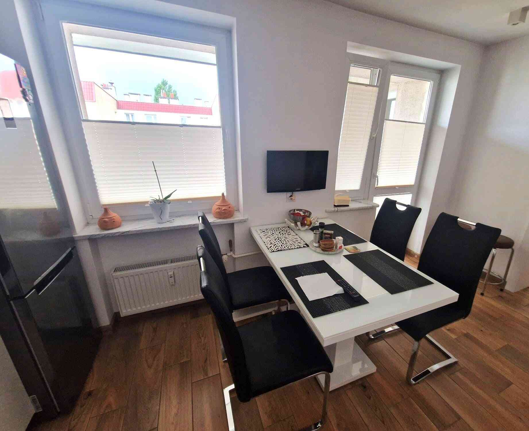 Komfortowe z wygodami mieszkanie w ścisłym centrum miasta Słupska - zdjęcie 3