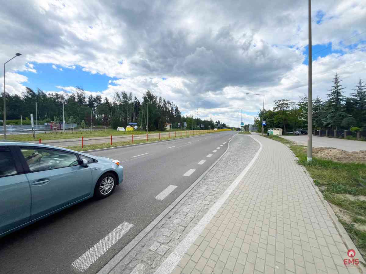 Atrakcyjna działka przy drodze - zdjęcie 9