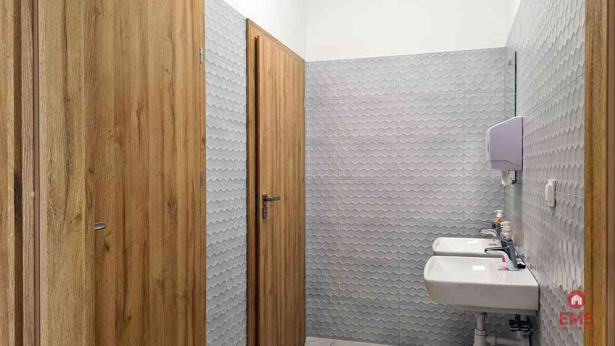 Budynek 1400 m2. Szkoła, fitness, gabinety - zdjęcie 8
