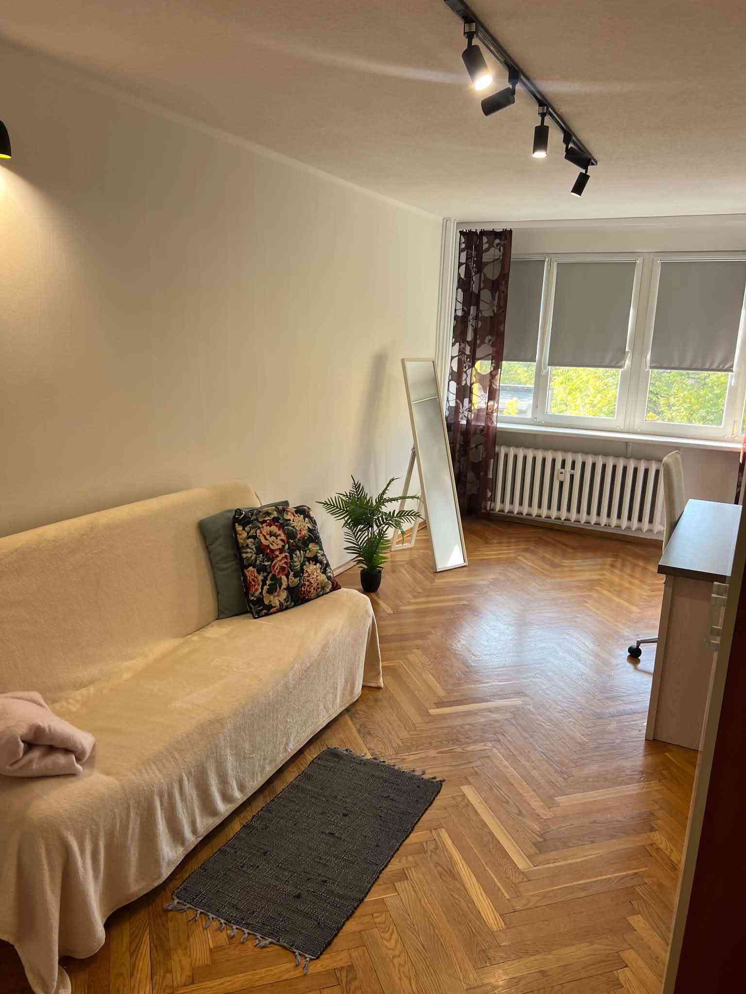 Wynajmę 3 osobne pokoje, balkon, ul.Daszyńskiego - zdjęcie 2