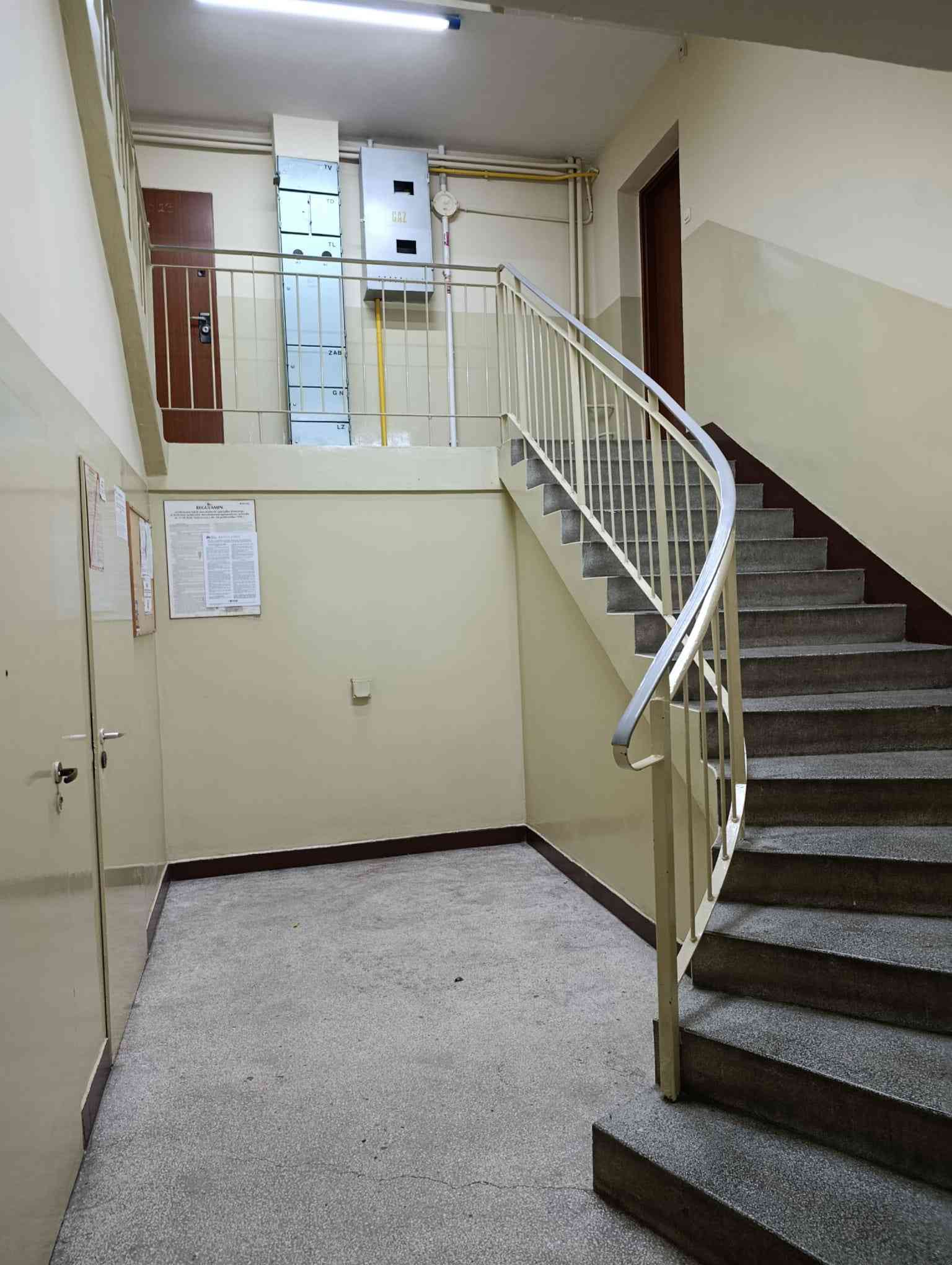 Mieszkanie 63 m², 3 pokoje, balkon, piwnica – Kielce, blisko centrum! - zdjęcie 2