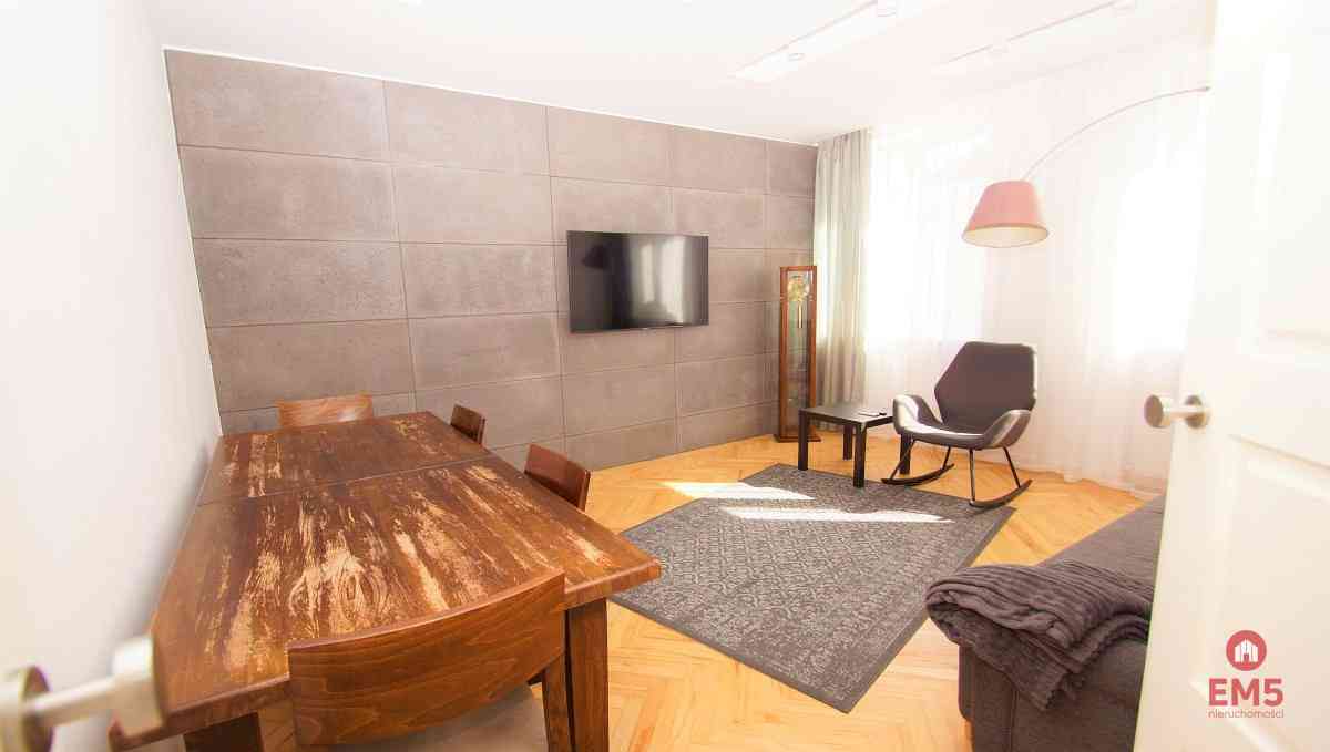 Stylowe mieszkanie w centrum - zdjęcie 2