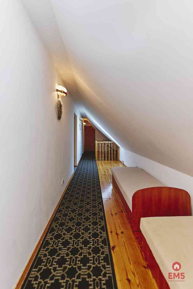 Dom drewniany 230 m² z 5 pokojami i salą na 40 osób - zdjęcie 25
