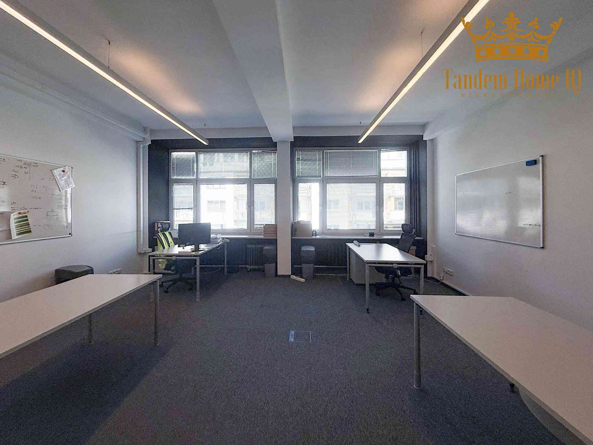 Do wynajmu biuro 40m2 w ścisłym centrum, metro, jedno pomieszczenie