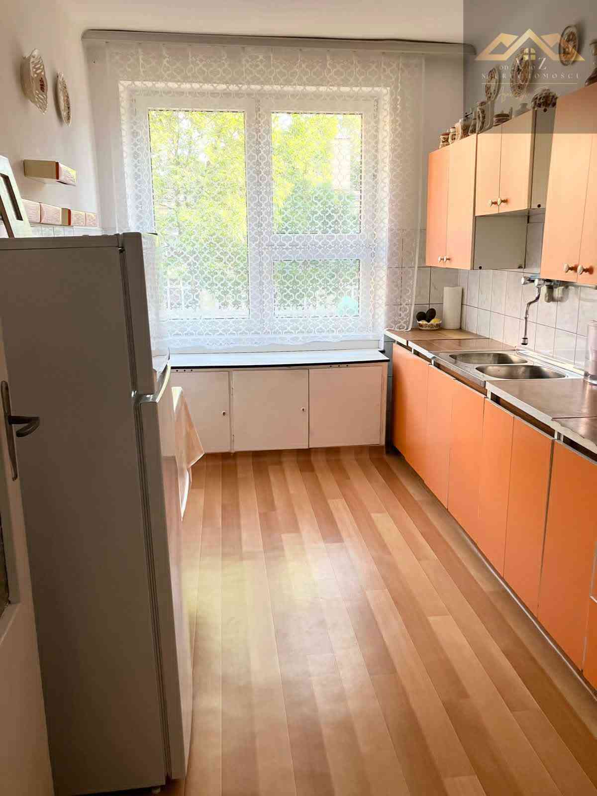 Dwa kroki od rynku, 1 pietro, mieszkanie do własnej aranżacji - zdjęcie 3