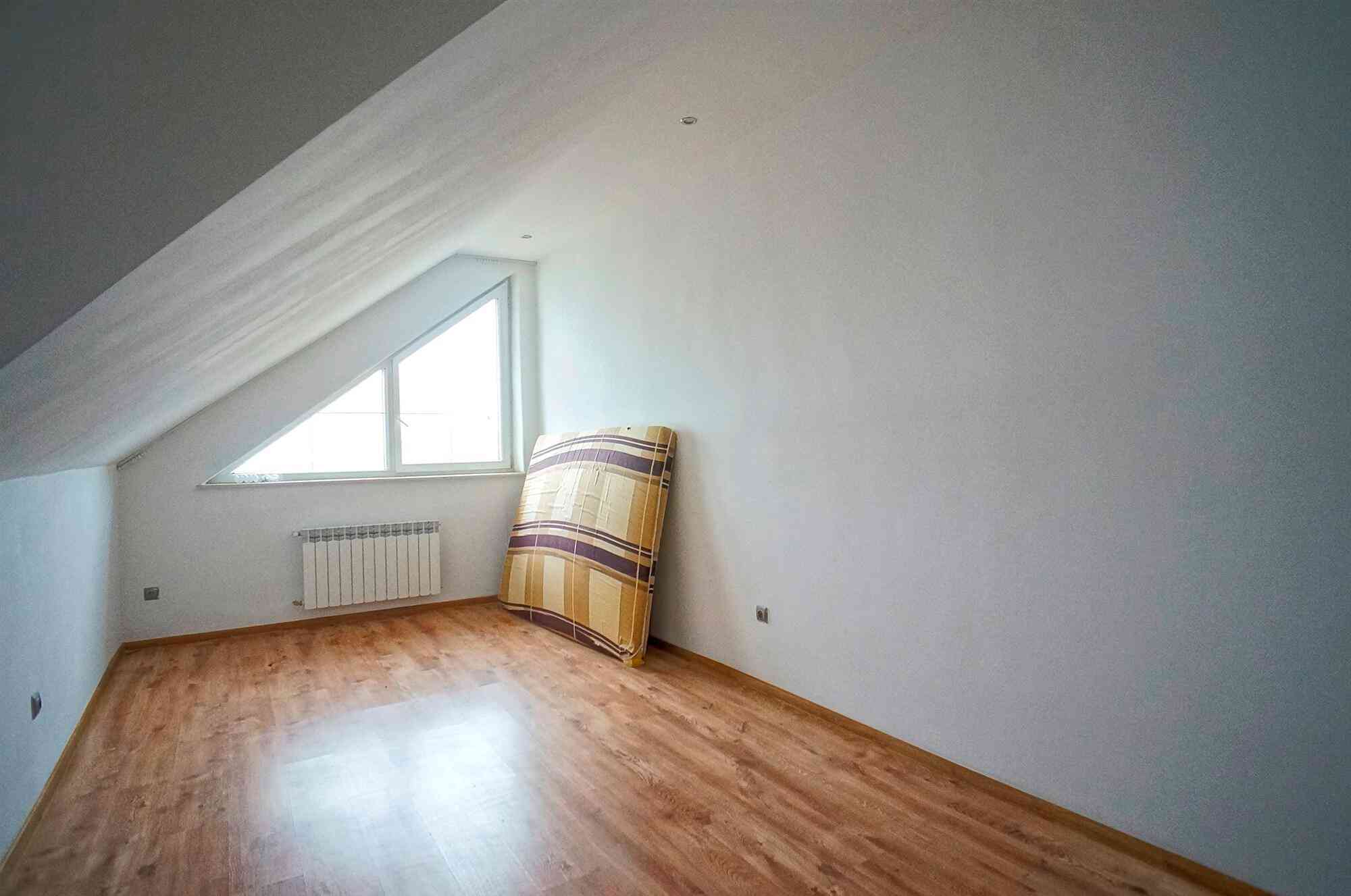 Dwurodzinny dom w centrum Ełku - zdjęcie 12