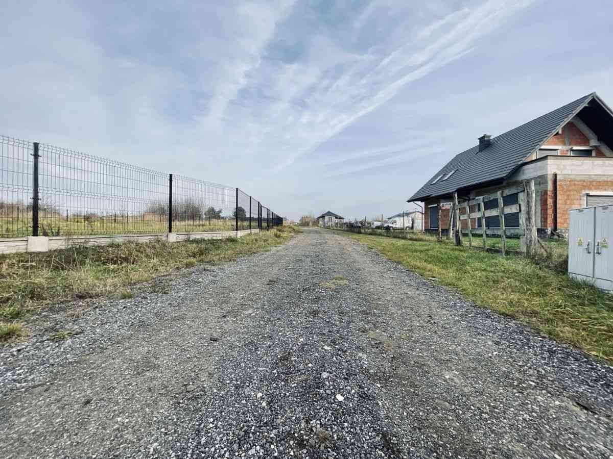 Prąd, woda, kanalizacja | Droga utwardzona | Prost - zdjęcie 13