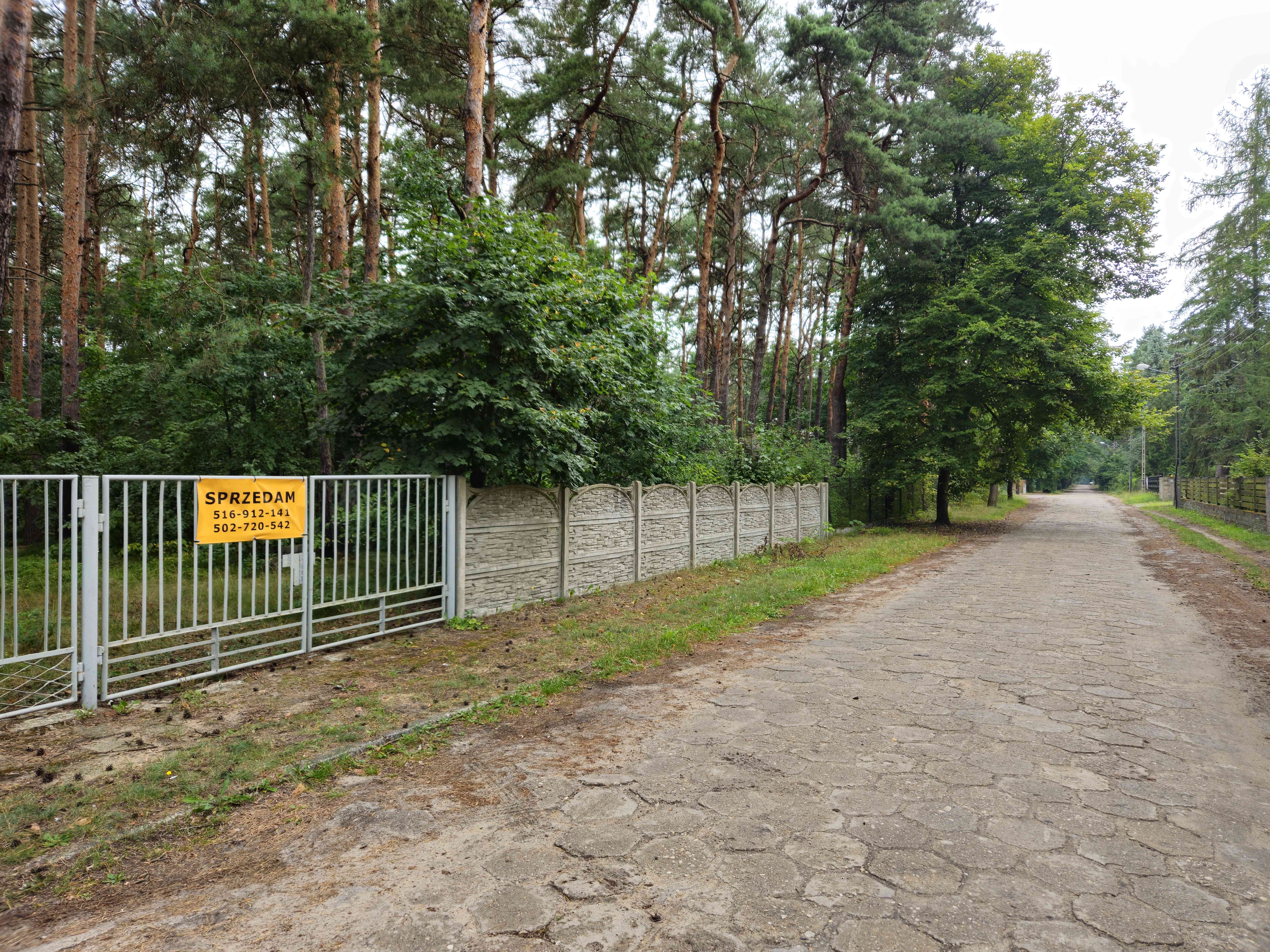 Działka budowlana w centrum miasta Żarki-Letnisko - zdjęcie 2