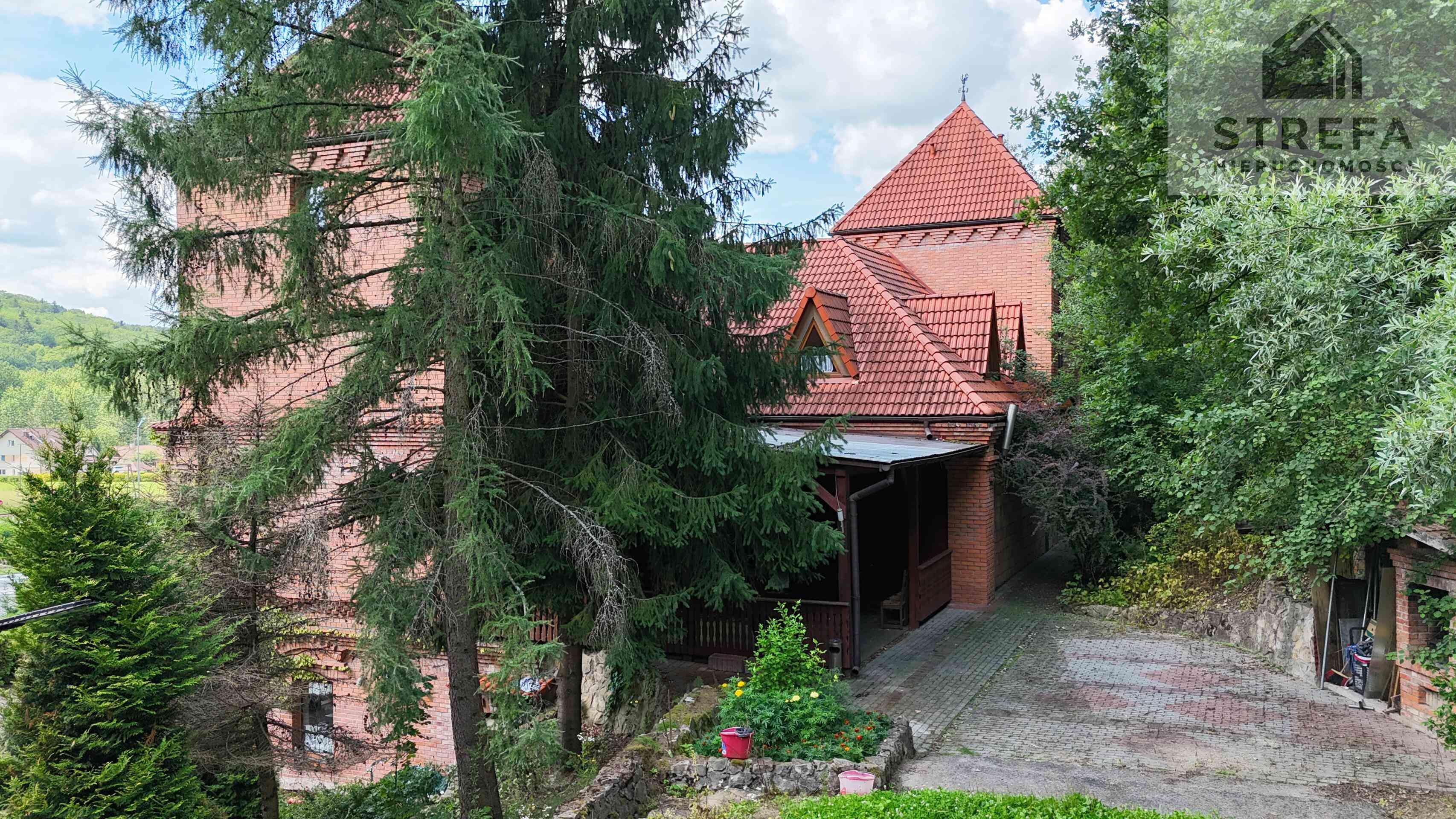 Zamek, hotel, restauracja, gotowy biznes - zdjęcie 11