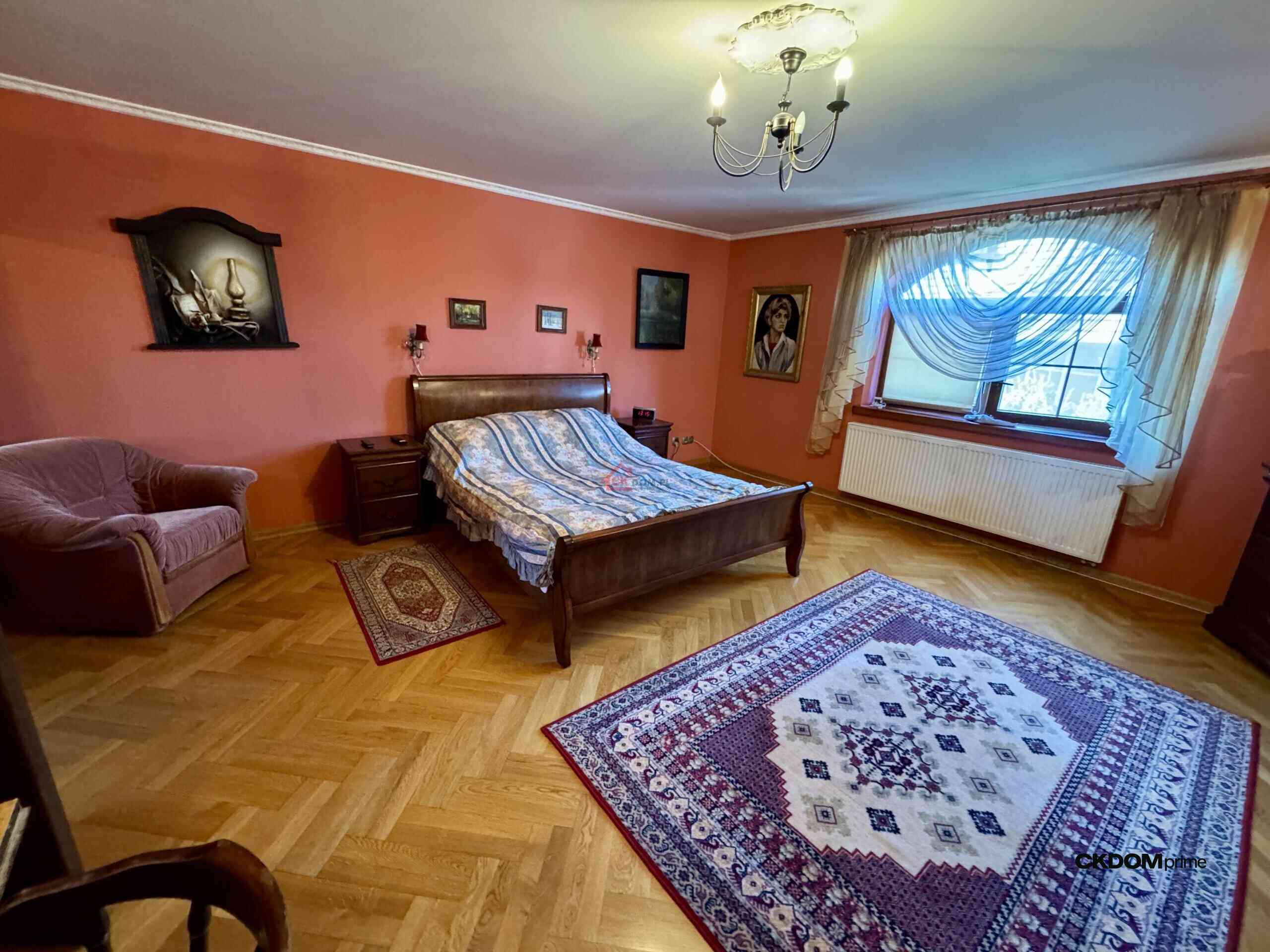 Przestronny dom 360 m² z ogrodem – Piękny ogród - zdjęcie 4