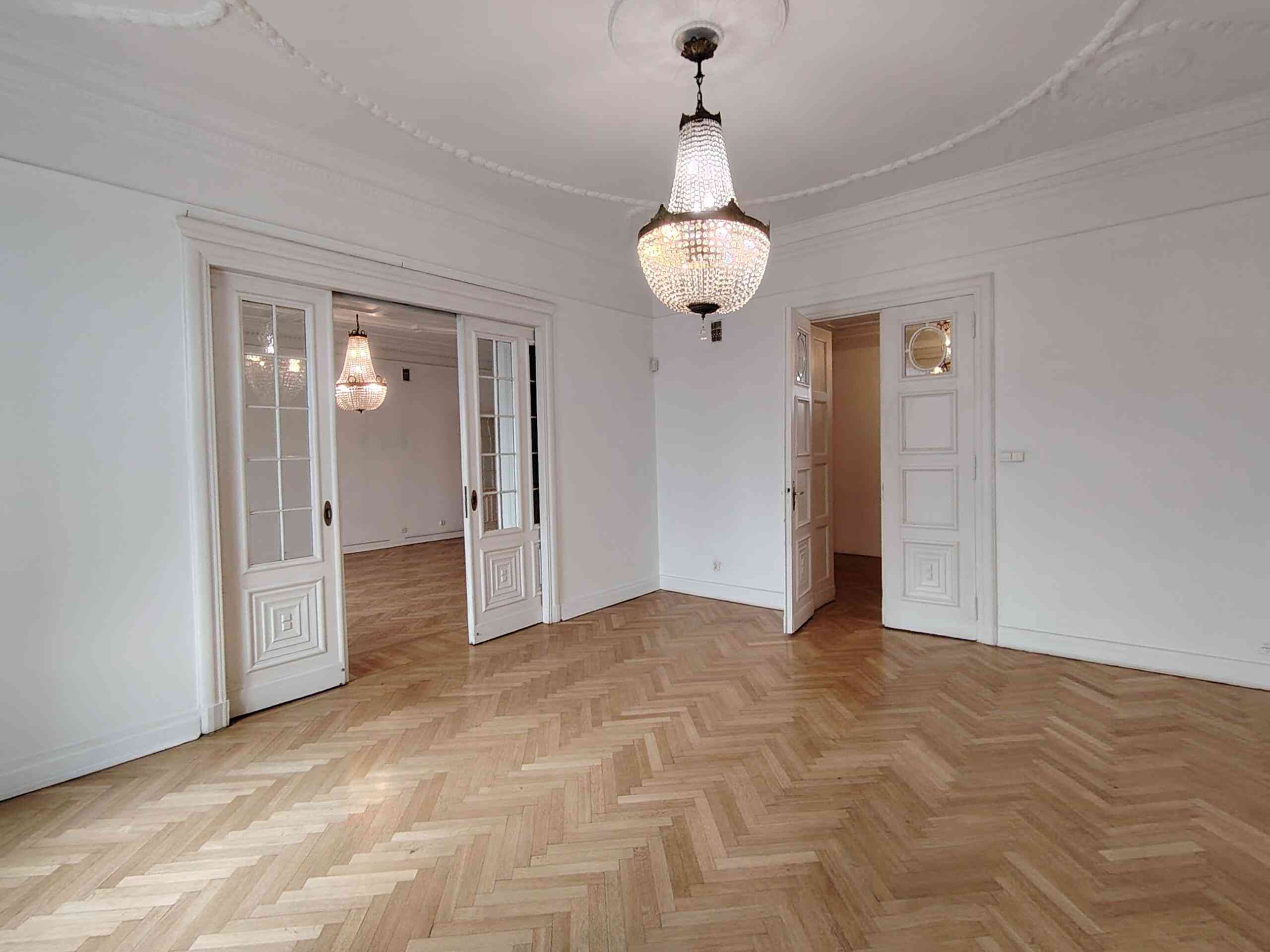 Na sprzedaż mieszkanie o pow. 198 m² w secesyjnej kamienicy z windą - zdjęcie 2