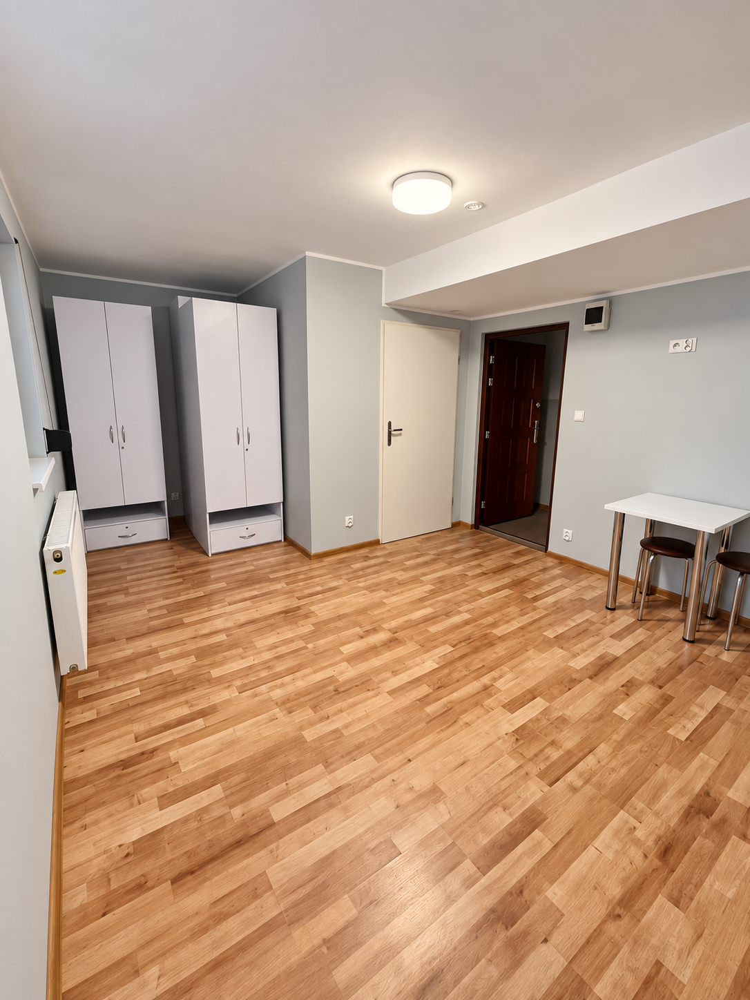 Budynek inwestycyjny 423,82 m², 15 pokoi z łazienkami, Samołęż - zdjęcie 2