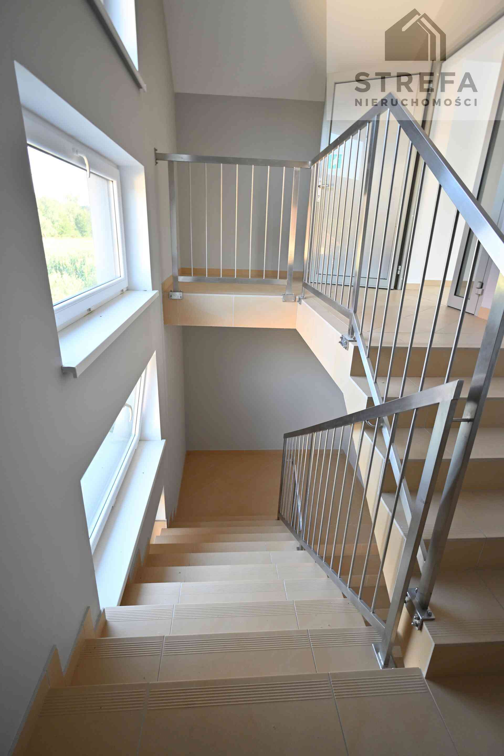 Lokal handlowo-usługowy 400 m² przy drodze krajowej DK75 w Jurkowie - zdjęcie 8