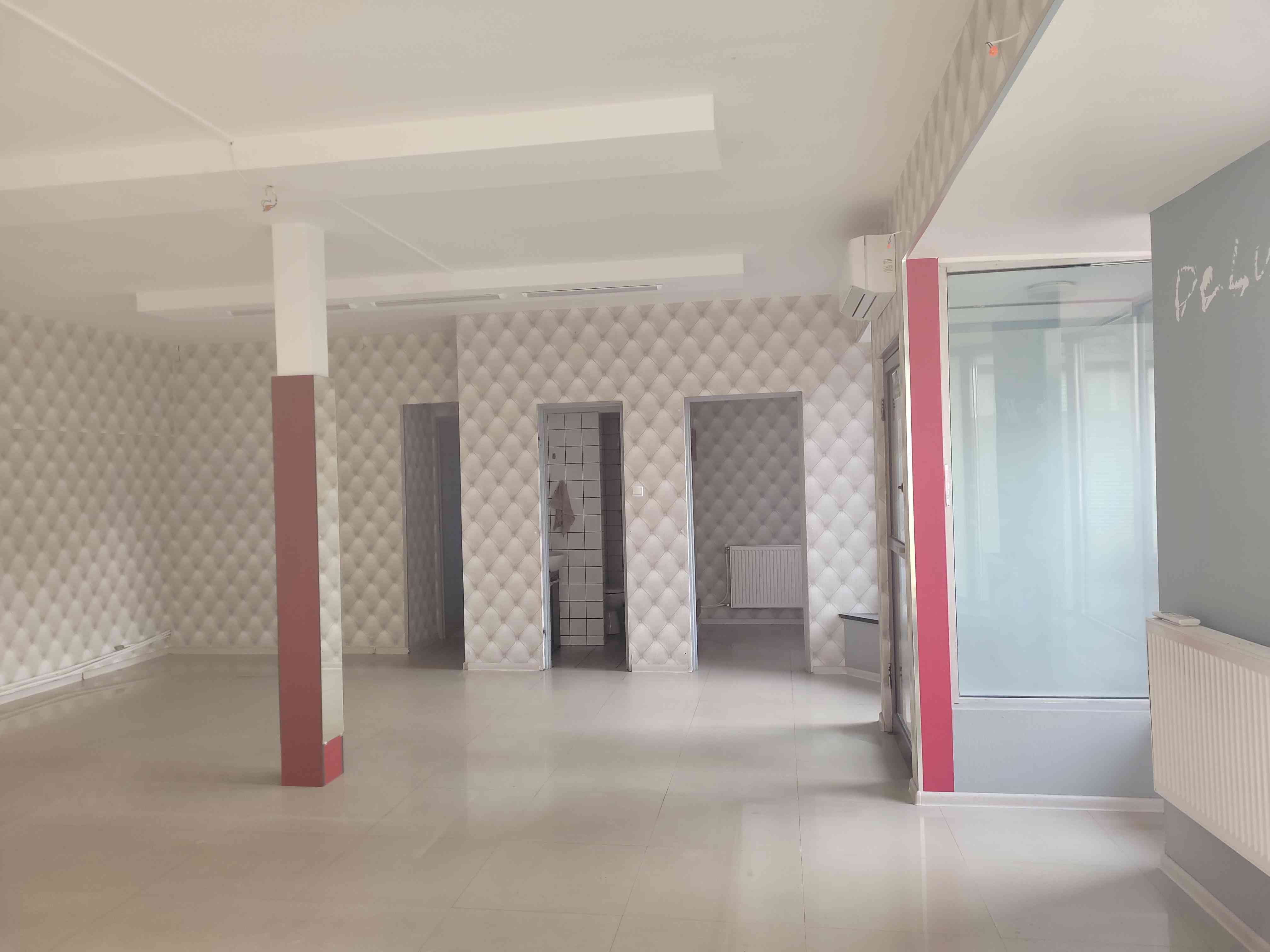Lokal usługowy na parterze z witryną, 71 m², Mrągowo - zdjęcie 1
