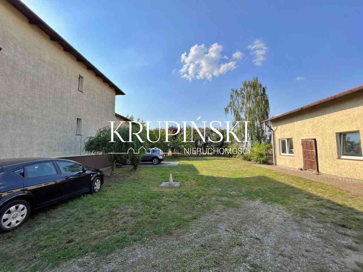 Dom z bardzo dużą działką. 2 garaże. - zdjęcie 8