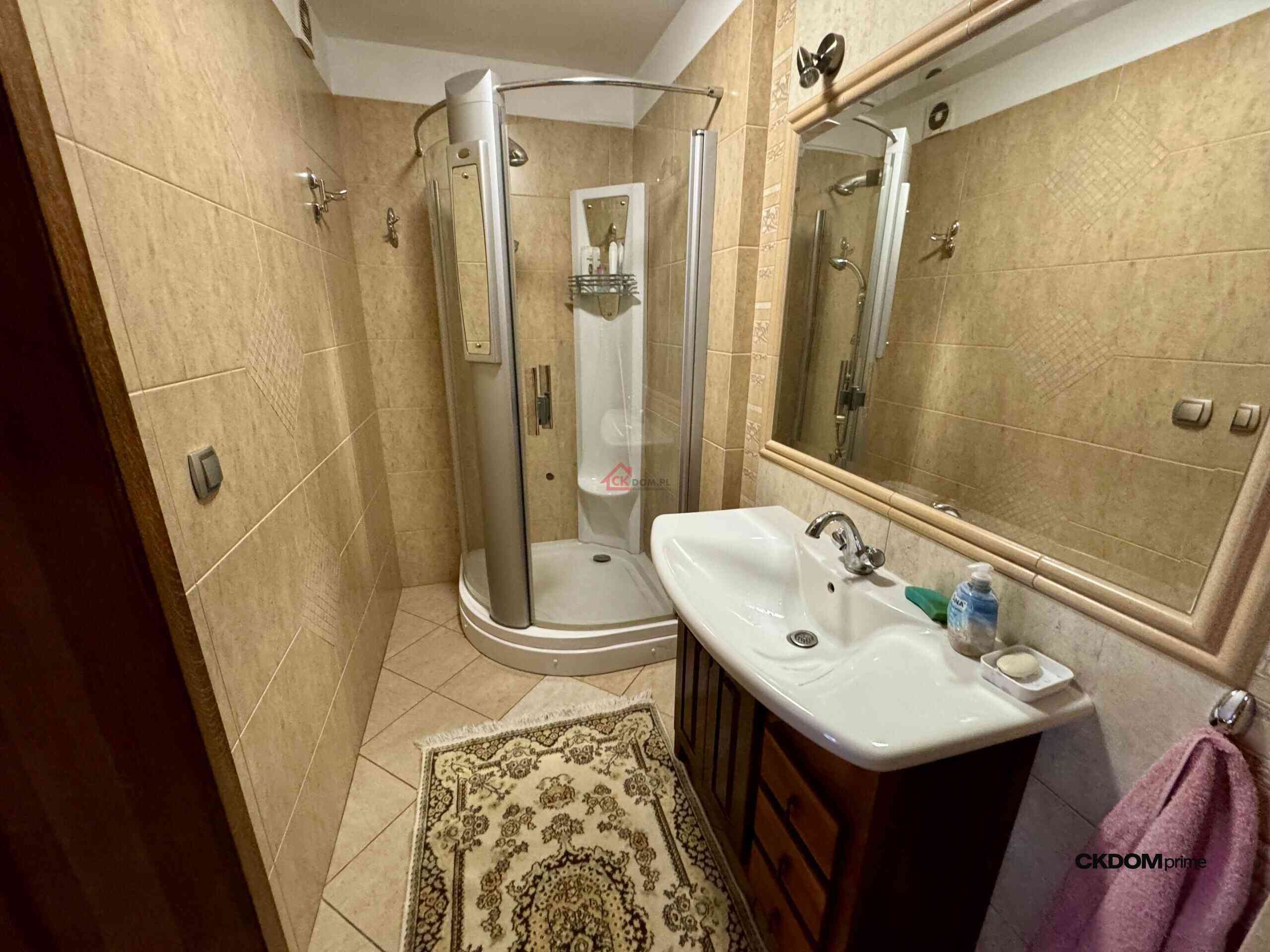 Przestronny dom 360 m² z ogrodem – Piękny ogród - zdjęcie 14