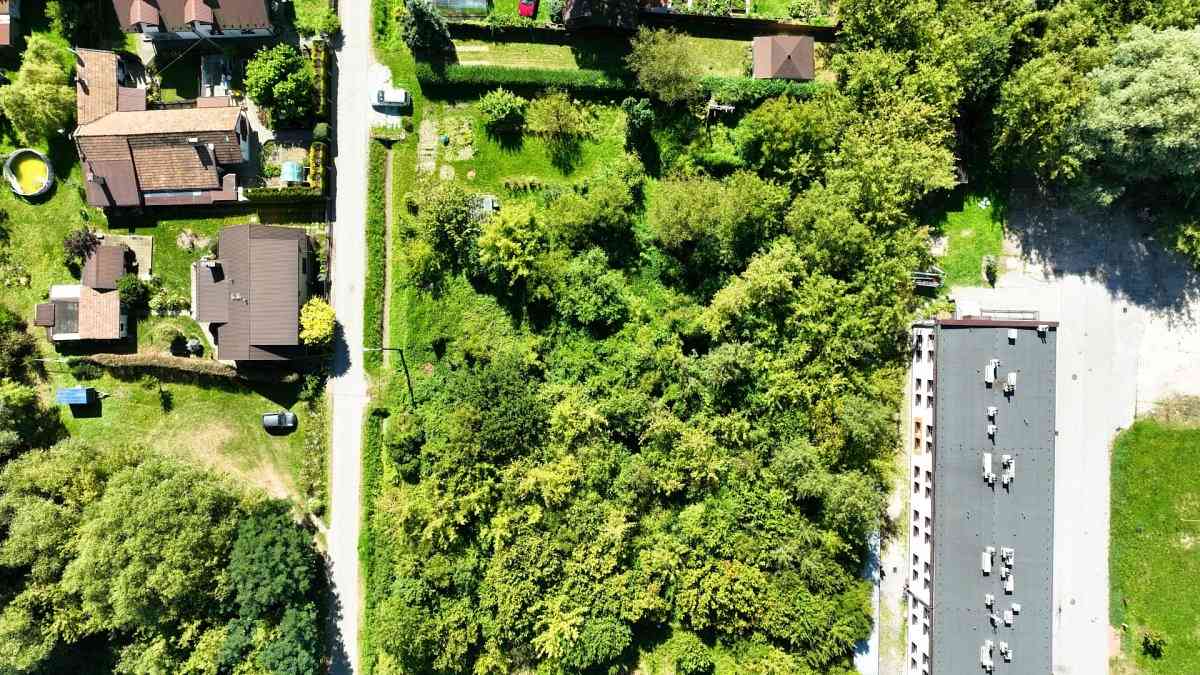 Działka z wydanymi WZ na dwa domy - zdjęcie 18