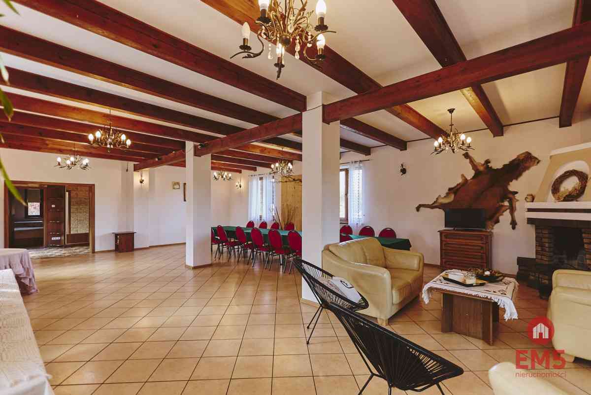 Dom drewniany 230 m² z 5 pokojami i salą na 40 osób - zdjęcie 11