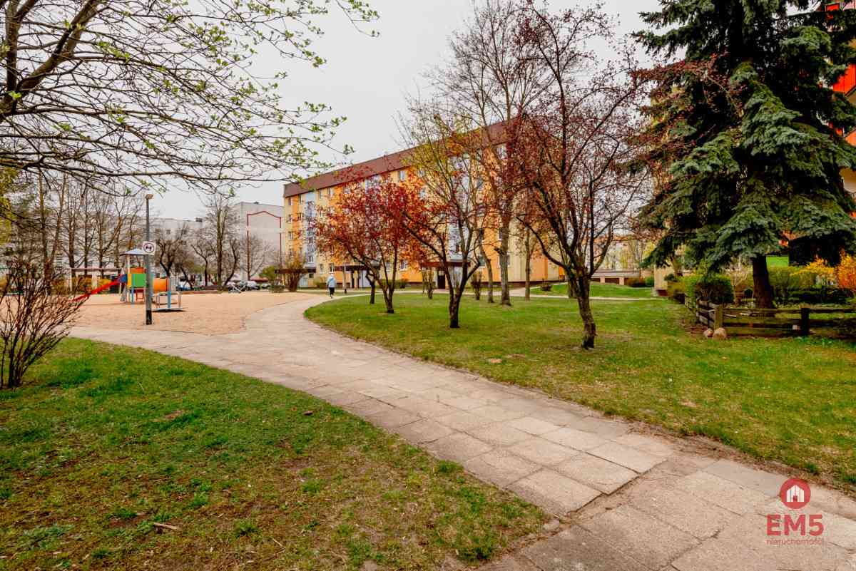 Wyjątkowe mieszkanie na rodzinnym osiedlu - zdjęcie 17