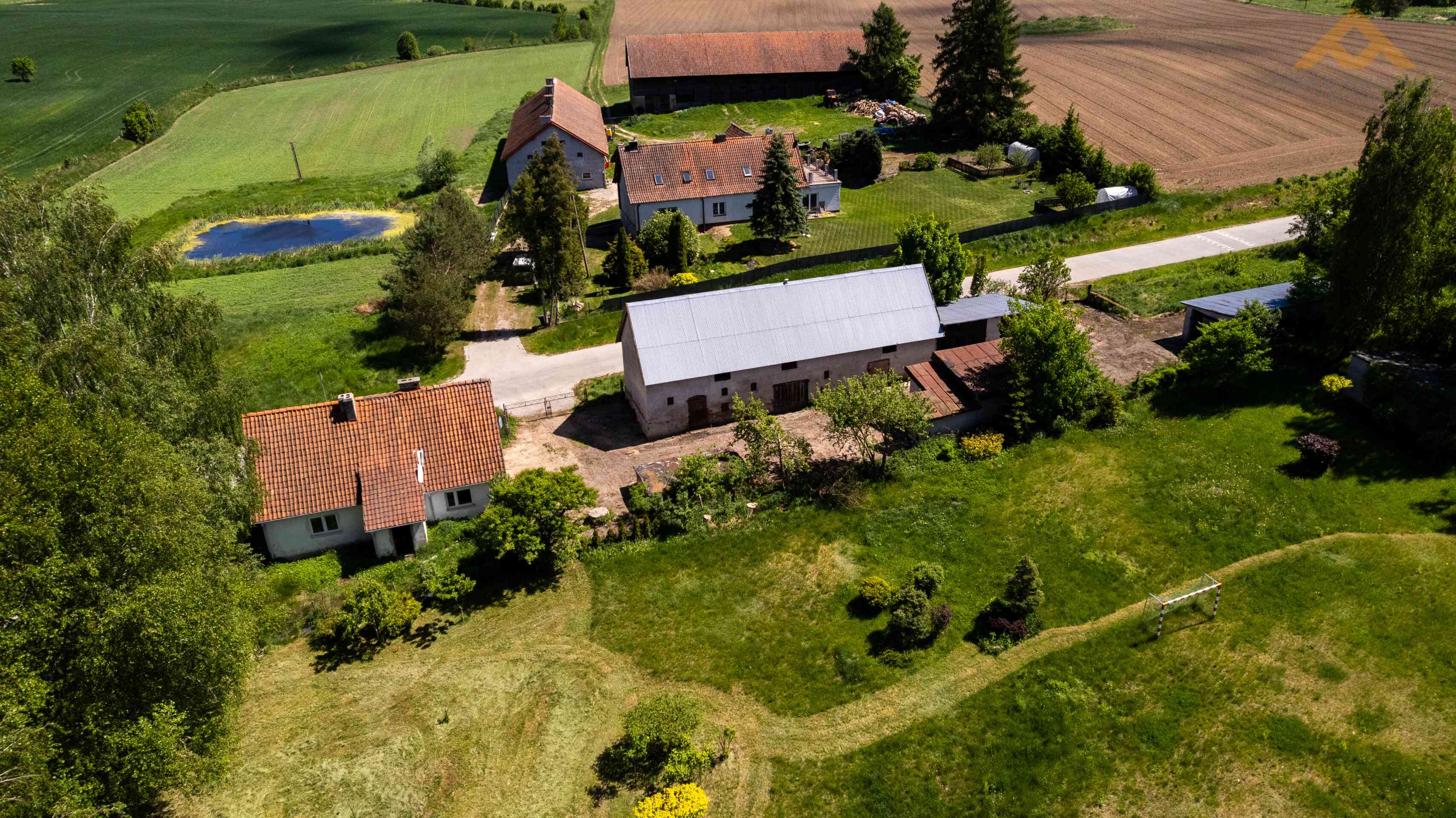 Dom do remontu z ogromnym potencjałem i dużą działką 2423 m² – idealna inwestycja!Patryki - zdjęcie 7