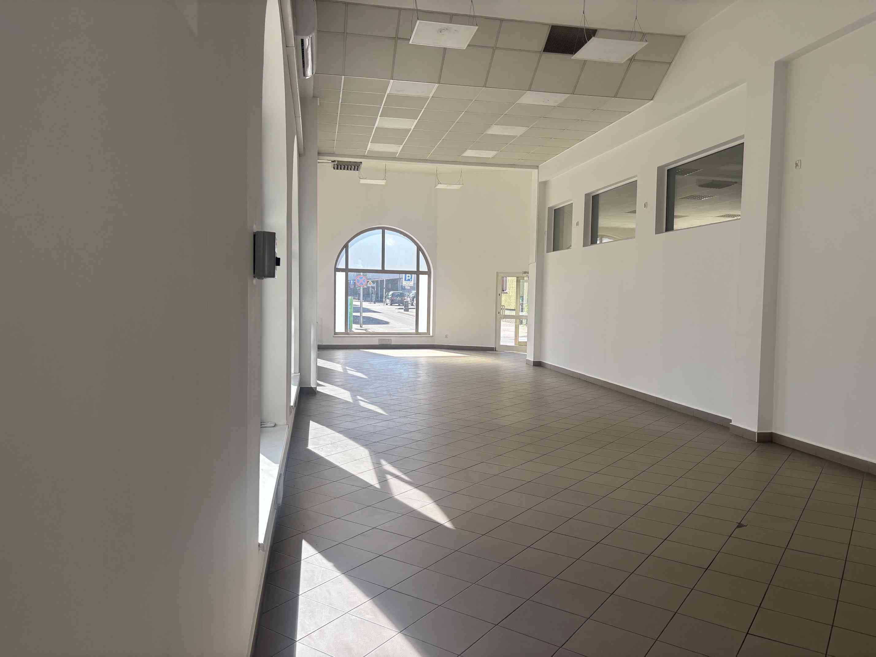 Lokal usługowy z witryną i klimatyzacją, 117 m², Brodnica - zdjęcie 14