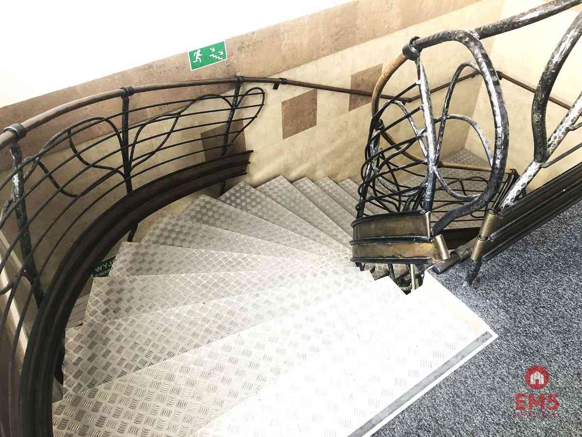 Ścisłe centrum 300 m2 parter plus piętro - zdjęcie 6