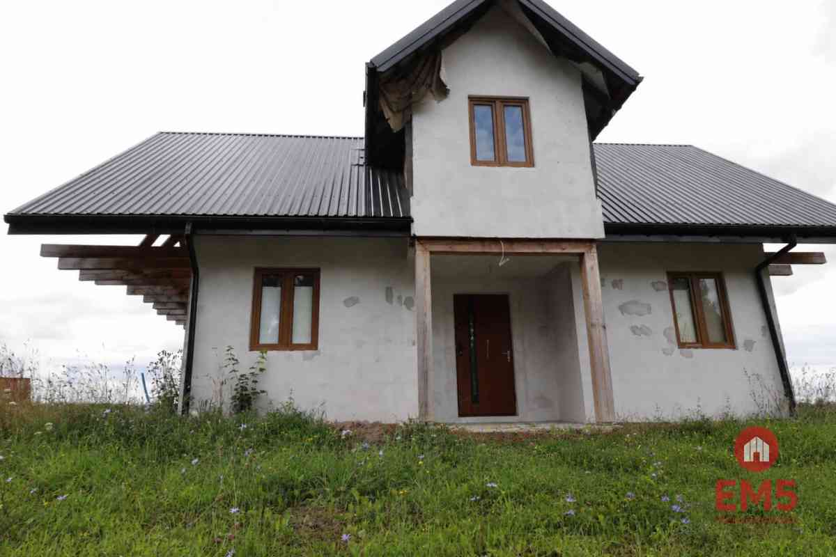 Dom w zaciszu  Łopuchowo