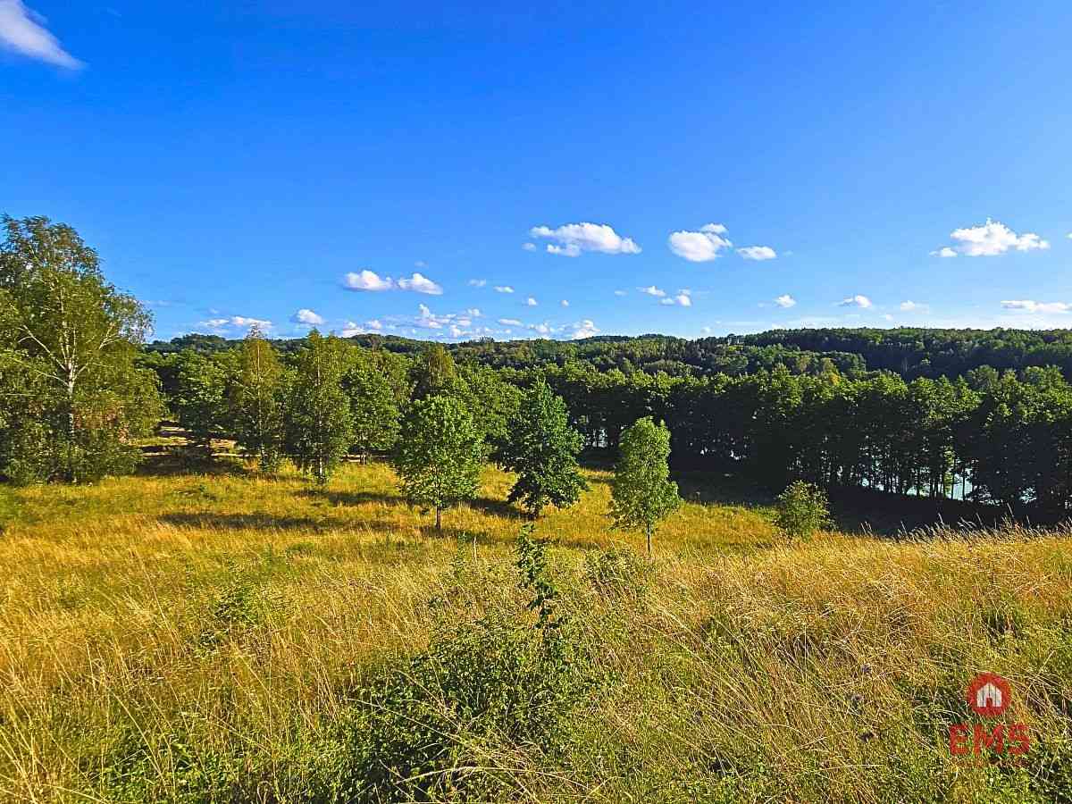 Działka budowlana pod usługi turystyczne - Mazury