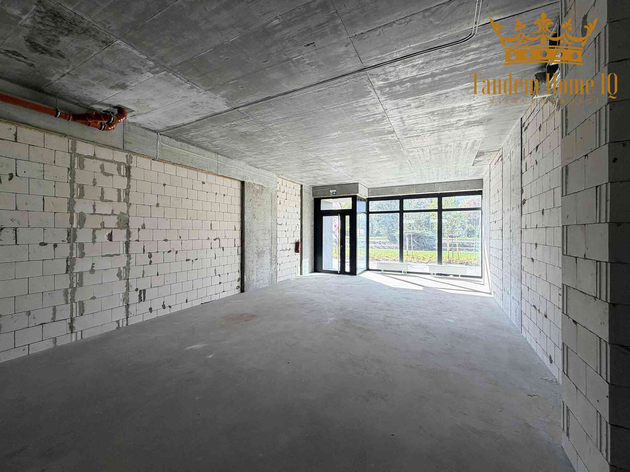 Na wynajem lokal usługowo-handlowy 105m2 Praga Północ widoczny z ulicy - zdjęcie 4