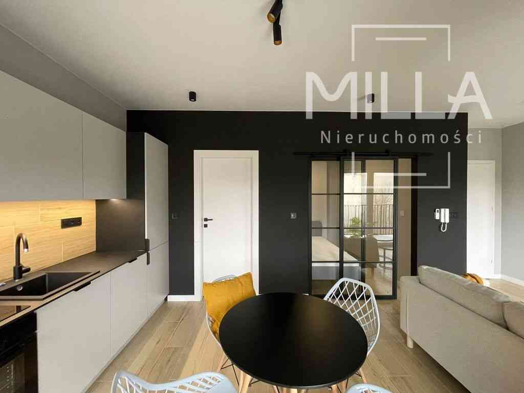 Apartament w Centrum  z miejscem parkingowym - zdjęcie 2